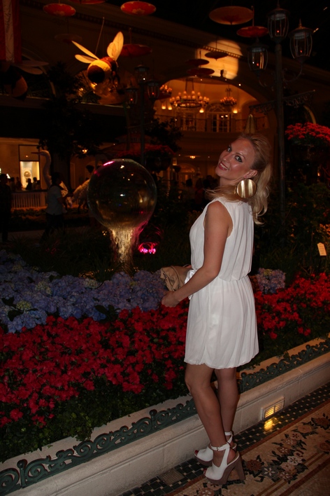 ���-�����